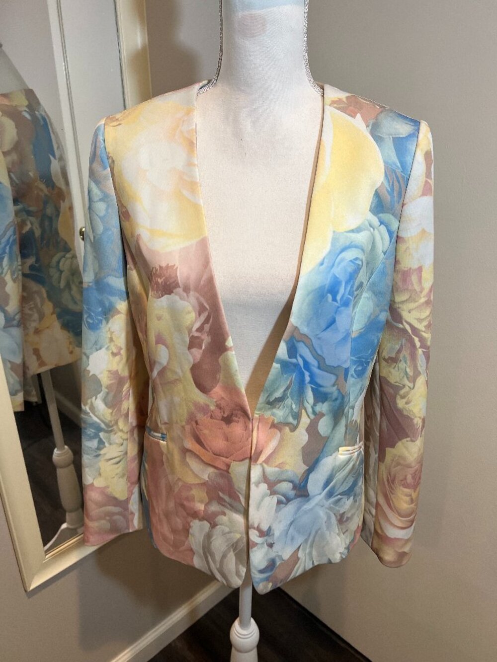 Tahari Arthur S. Levine Watercolor Floral Open Front Blazer, Size 8